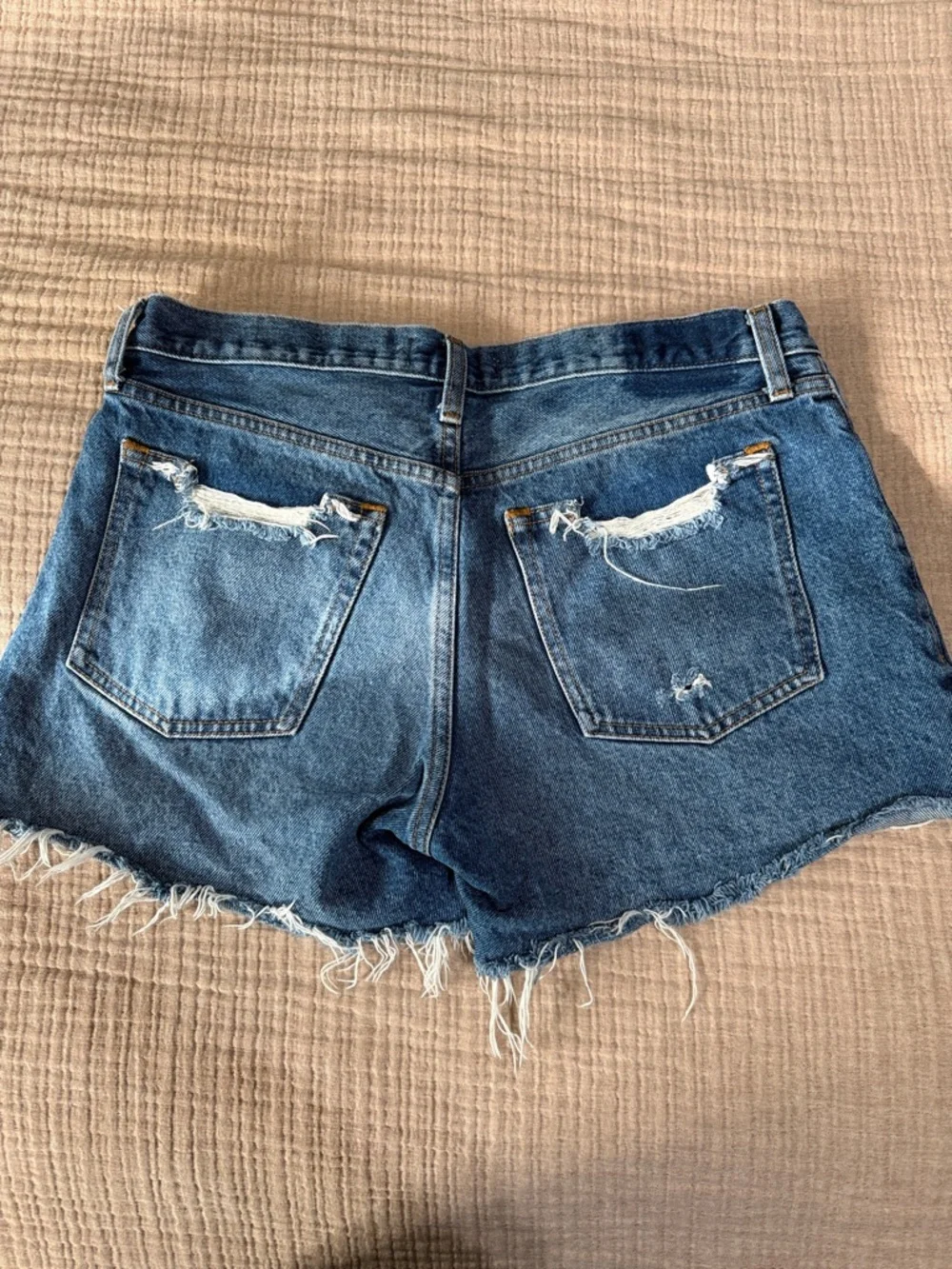 Abercrombie & Fitch Mid Rise “The Boyfriend” denim shorts - Picture 8 of 8